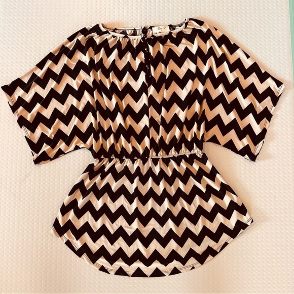 Shira P Dress‎ color black and cream chevron pattern adult Large
